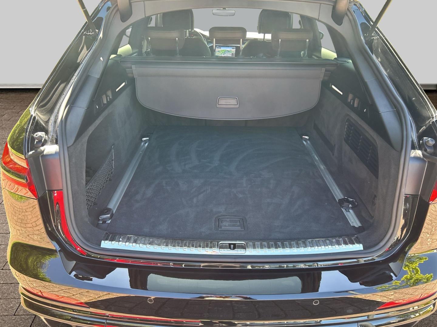 Bild über Audi S6 Avant TDI quattro tiptronic - für weitere Informationen kontaktieren Sie den Audi Partner