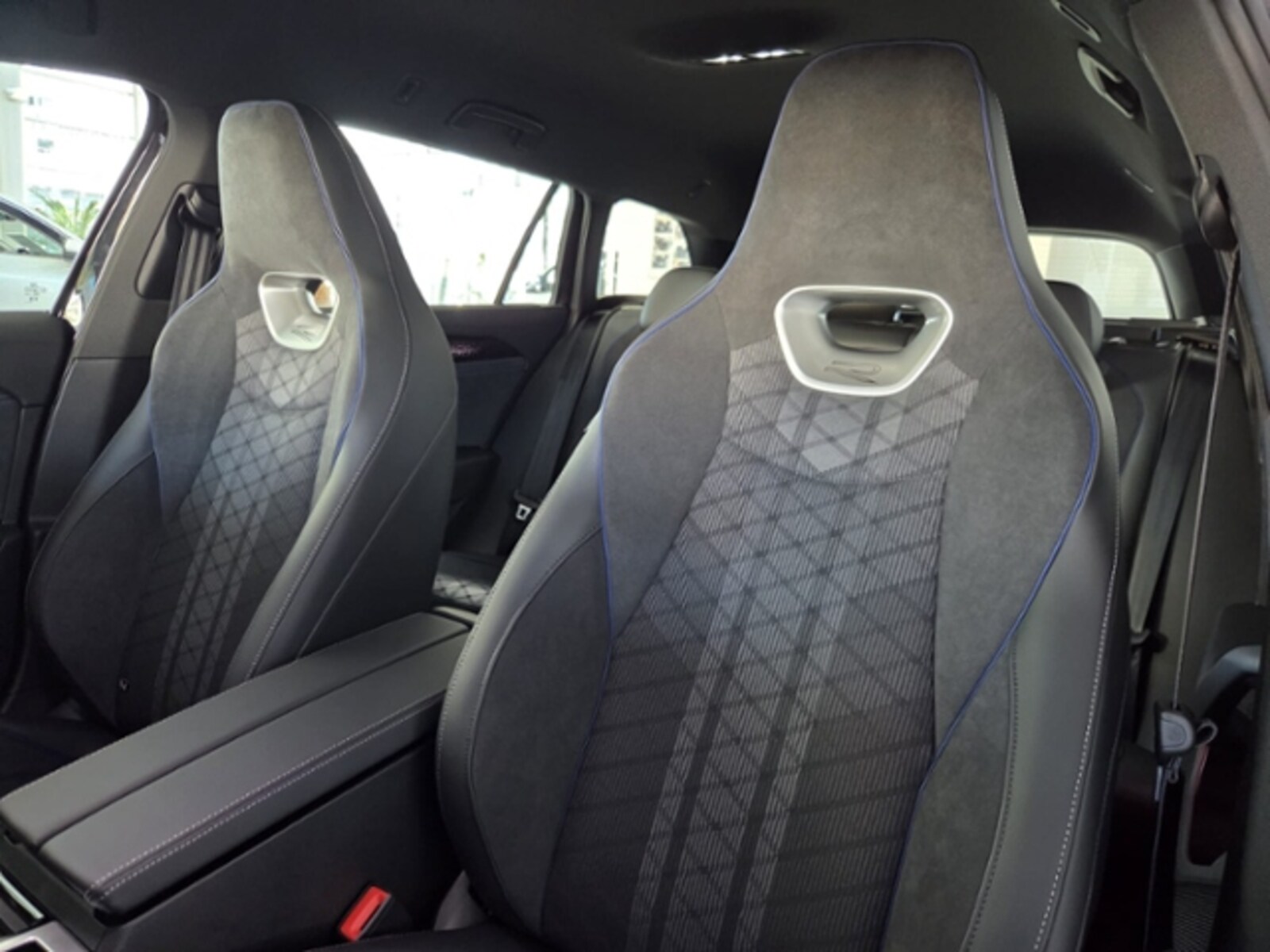 Volkswagen Passat – Bild 12