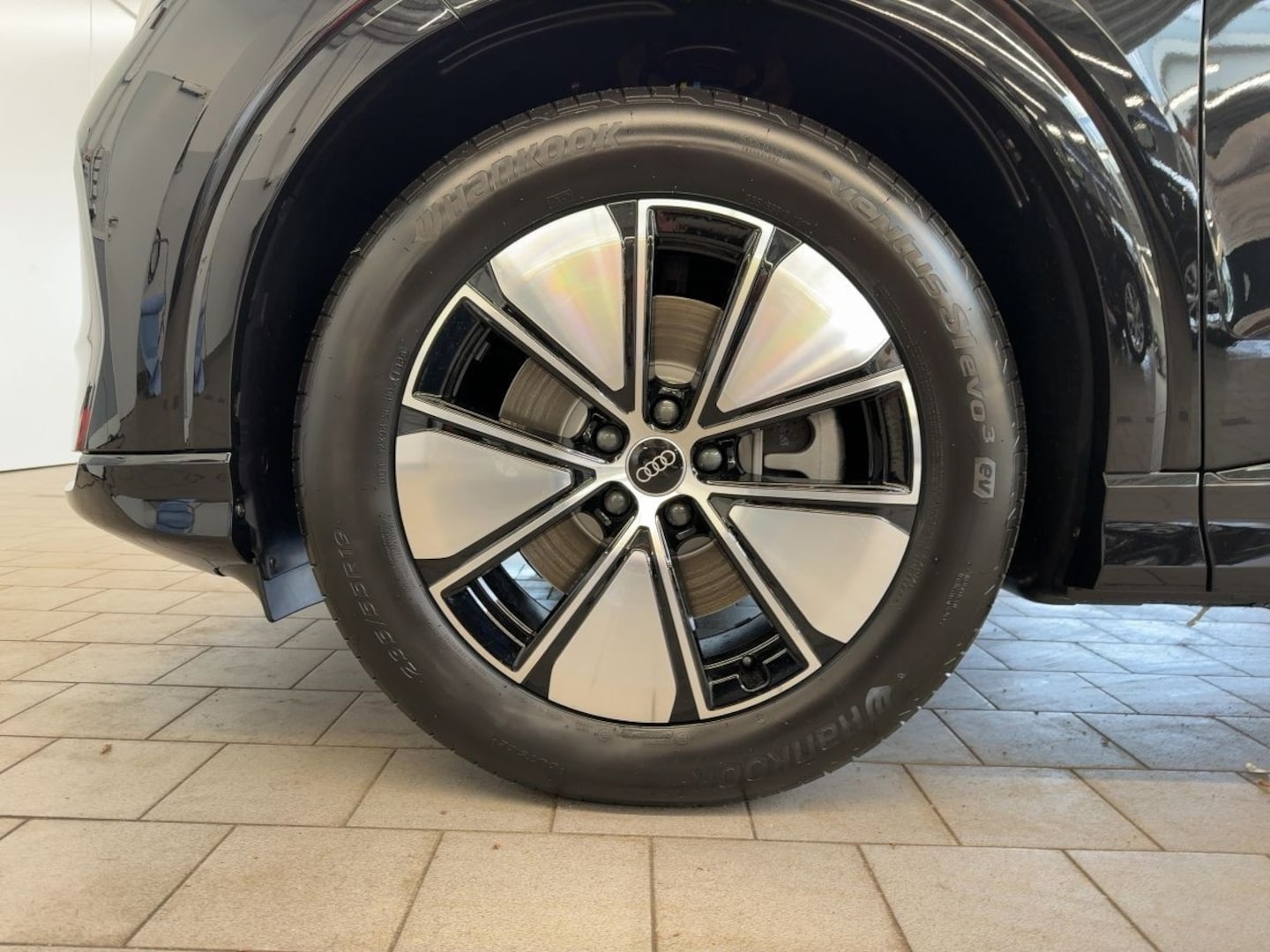 Bild über Audi Q4 SUV e-tron e-tron 150 kW - für weitere Informationen kontaktieren Sie den Audi Partner