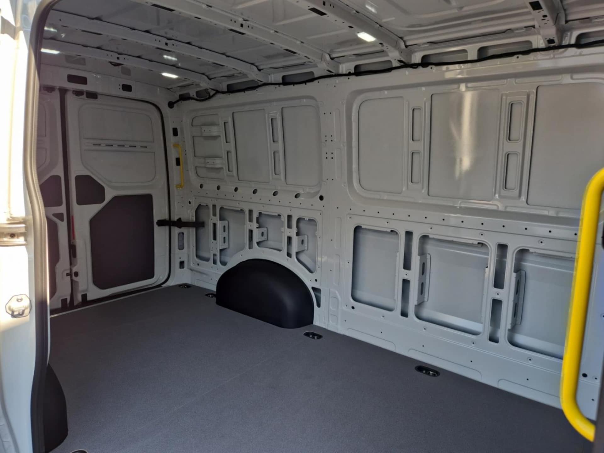 Volkswagen Crafter Kasten mittlerer Radstand