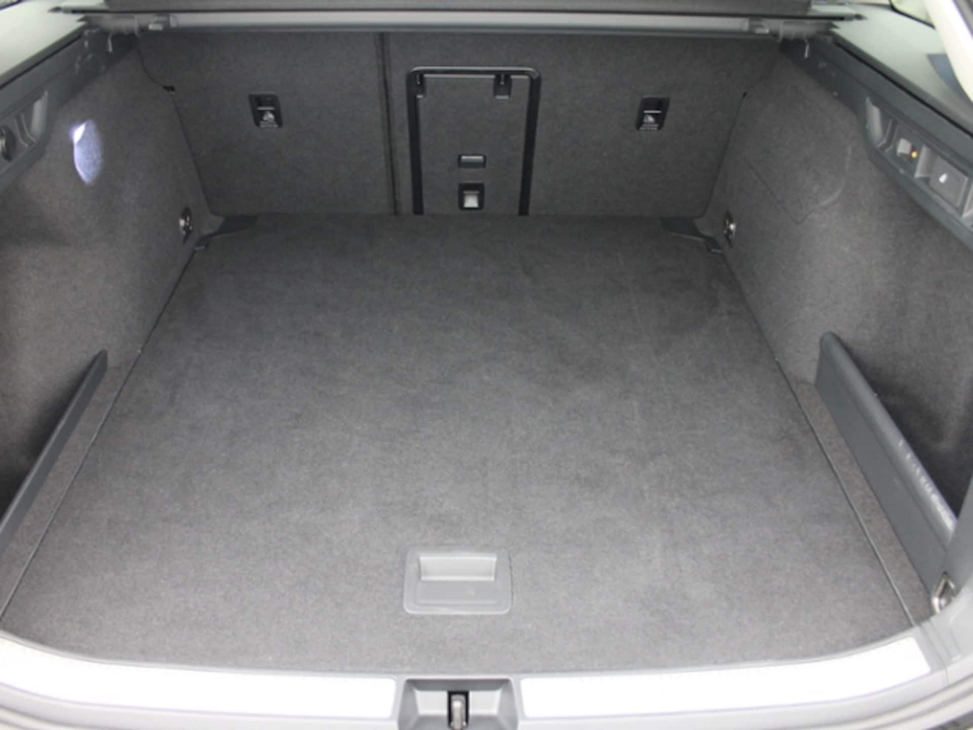 Volkswagen Passat Elegance