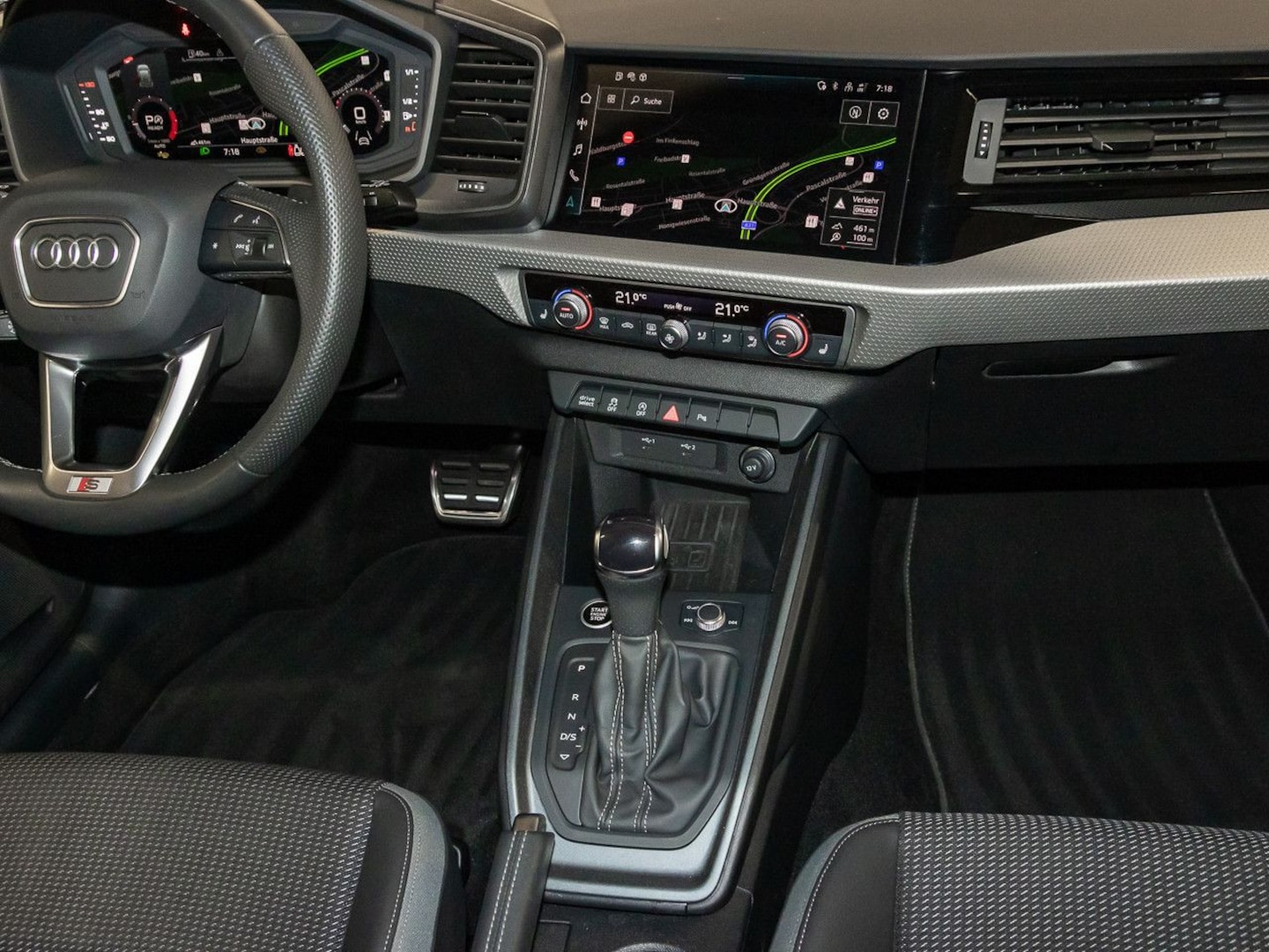 Bild über Audi A1 Sportback S line 40 TFSI S tronic - für weitere Informationen kontaktieren Sie den Audi Partner