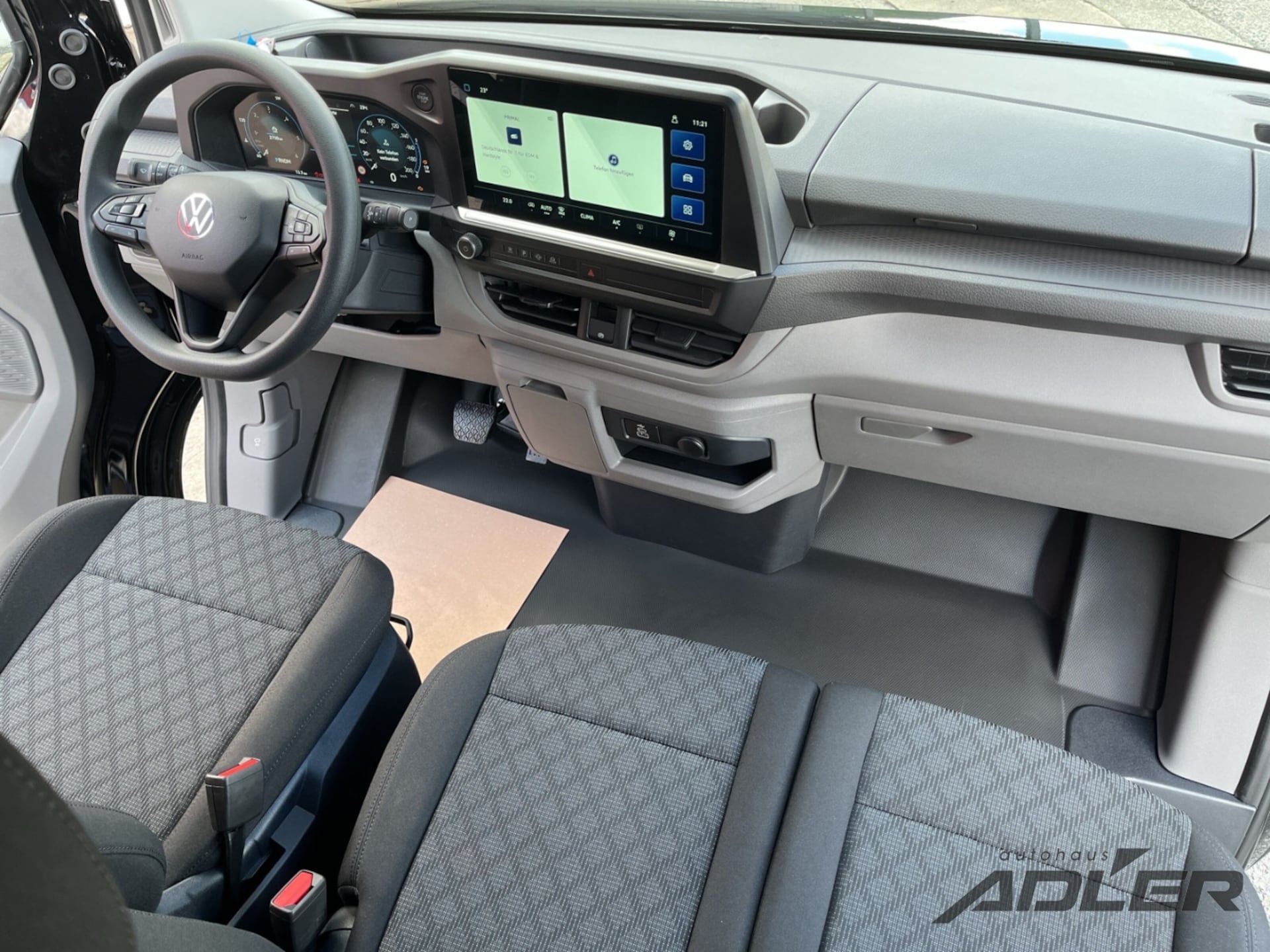 Volkswagen Transporter Kombi langer Radstand