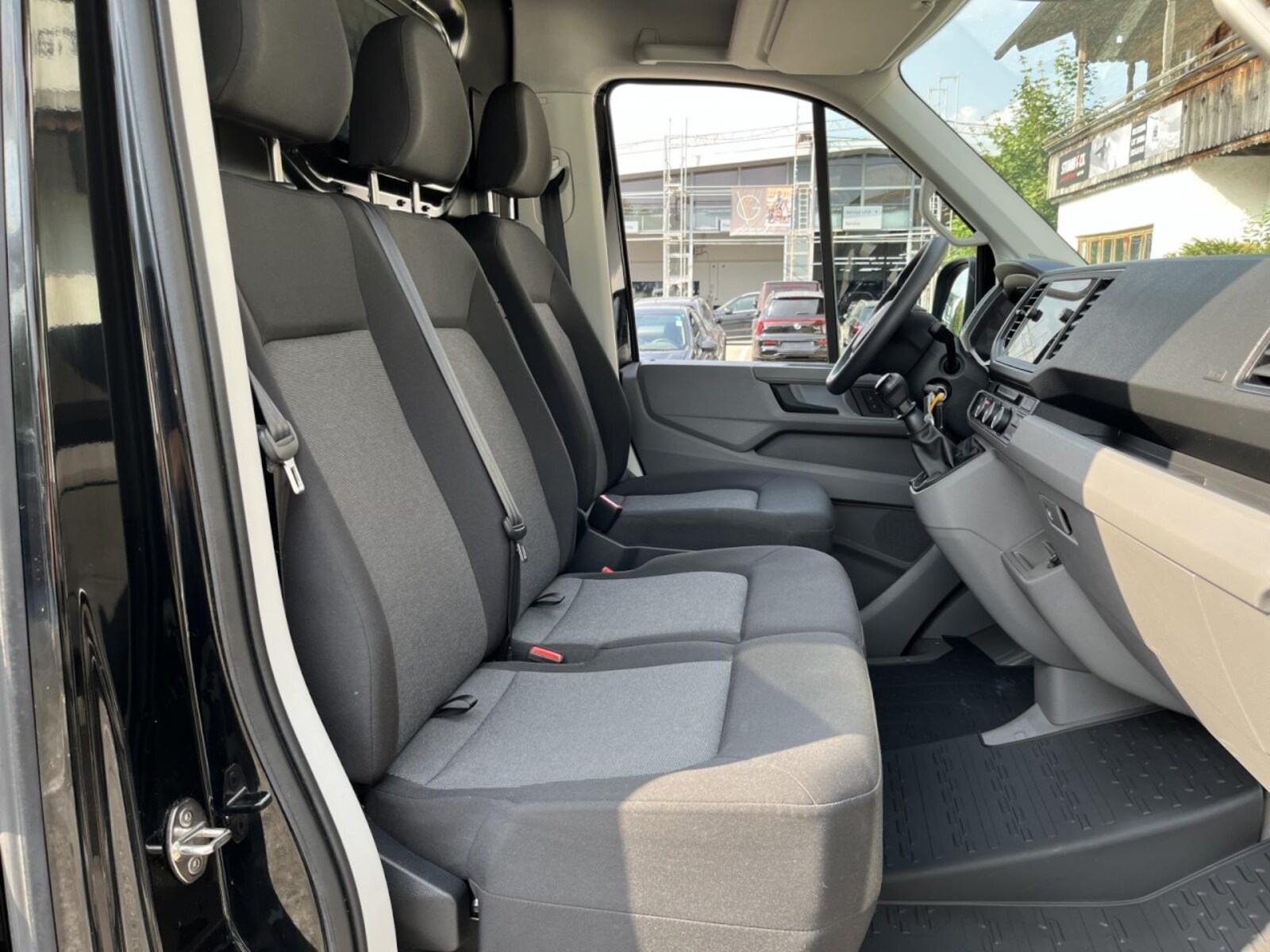 Volkswagen Crafter Kasten mittlerer Radstand – Bild 9