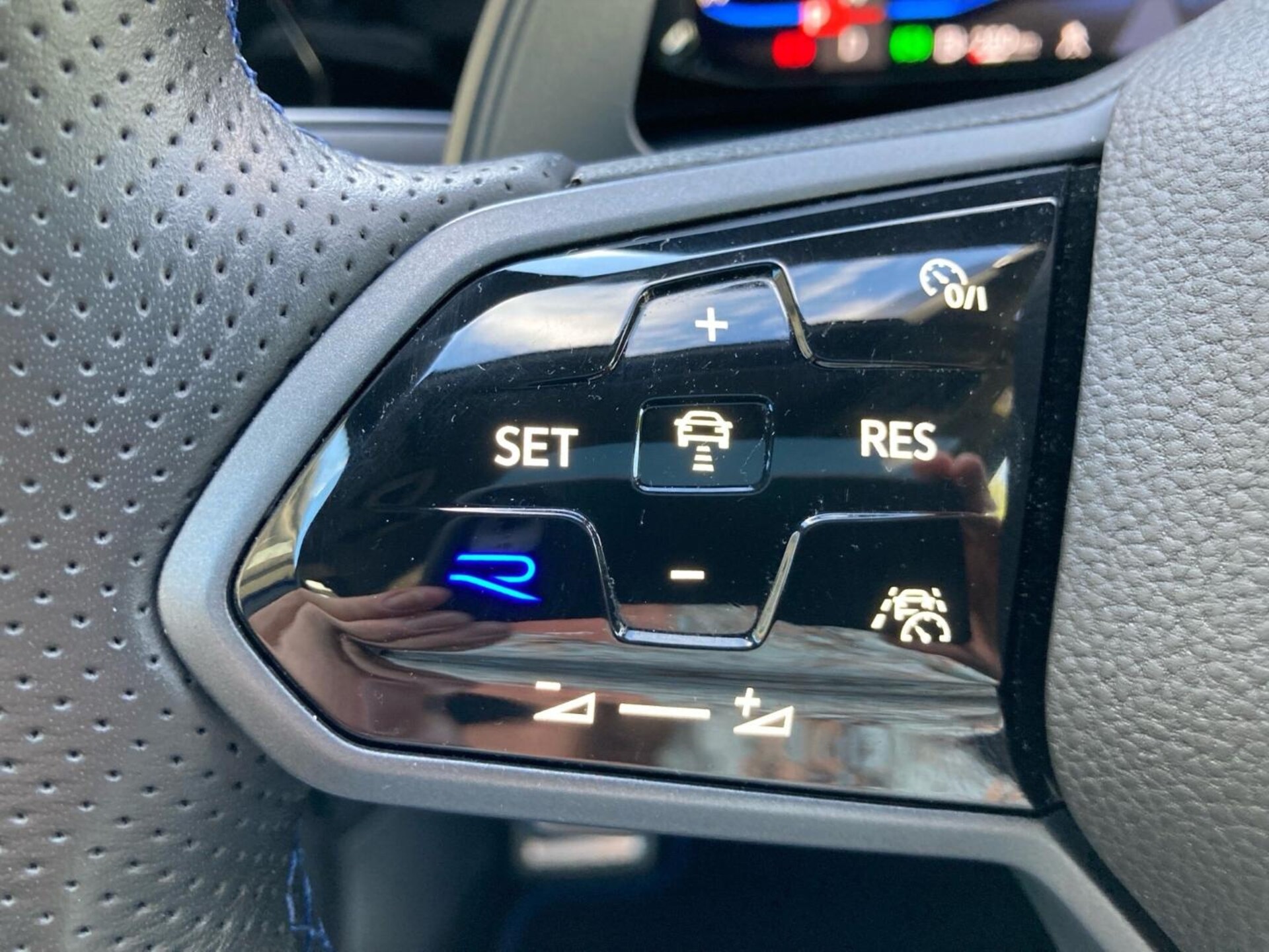 Volkswagen Golf Variant R