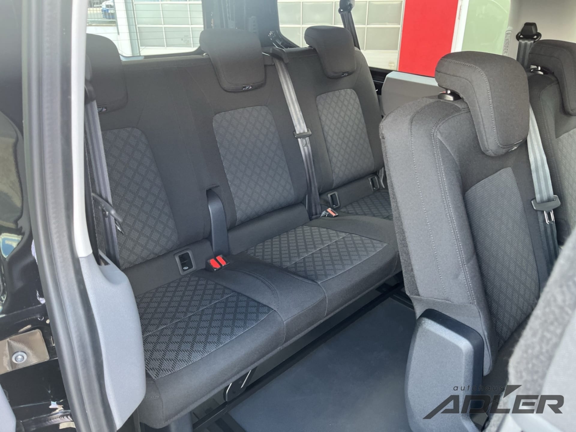 Volkswagen Transporter Kombi langer Radstand