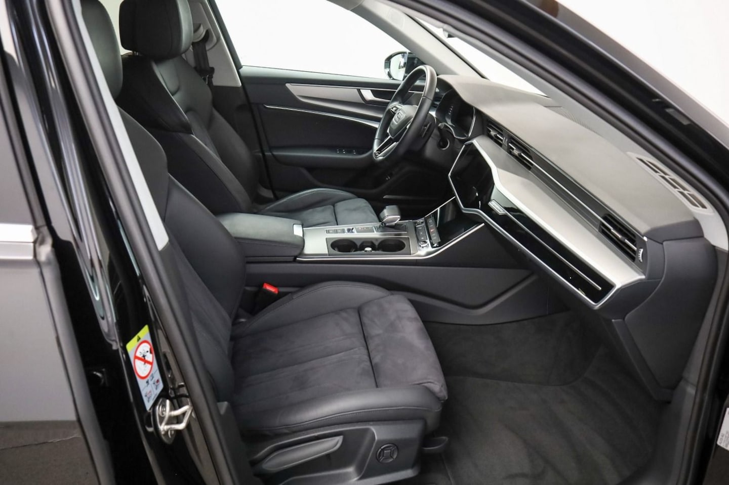 Bild über Audi A6 Avant sport 40 TDI quattro S tronic - für weitere Informationen kontaktieren Sie den Audi Partner