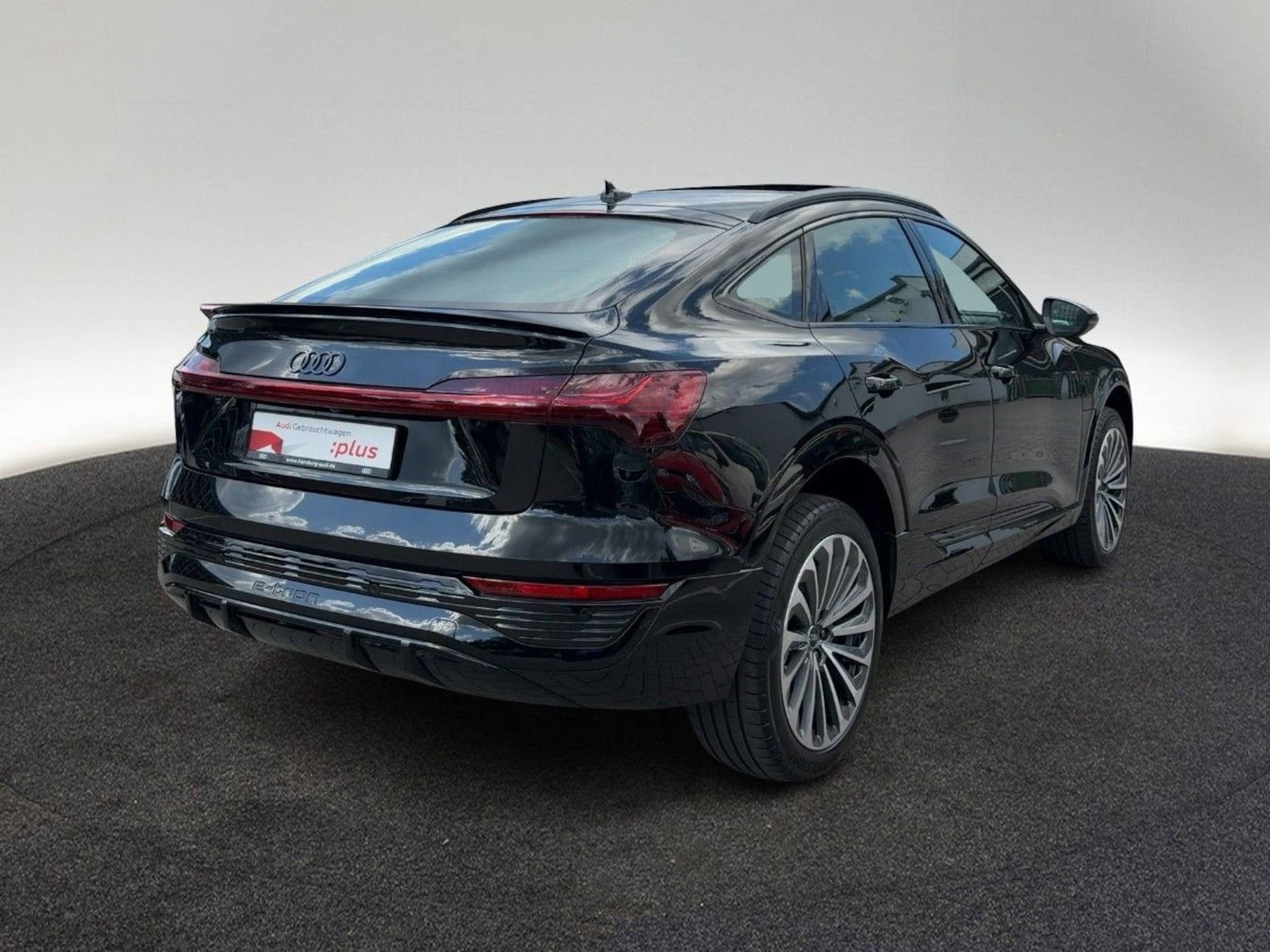 Audi Q8 Sportback e-tron S line