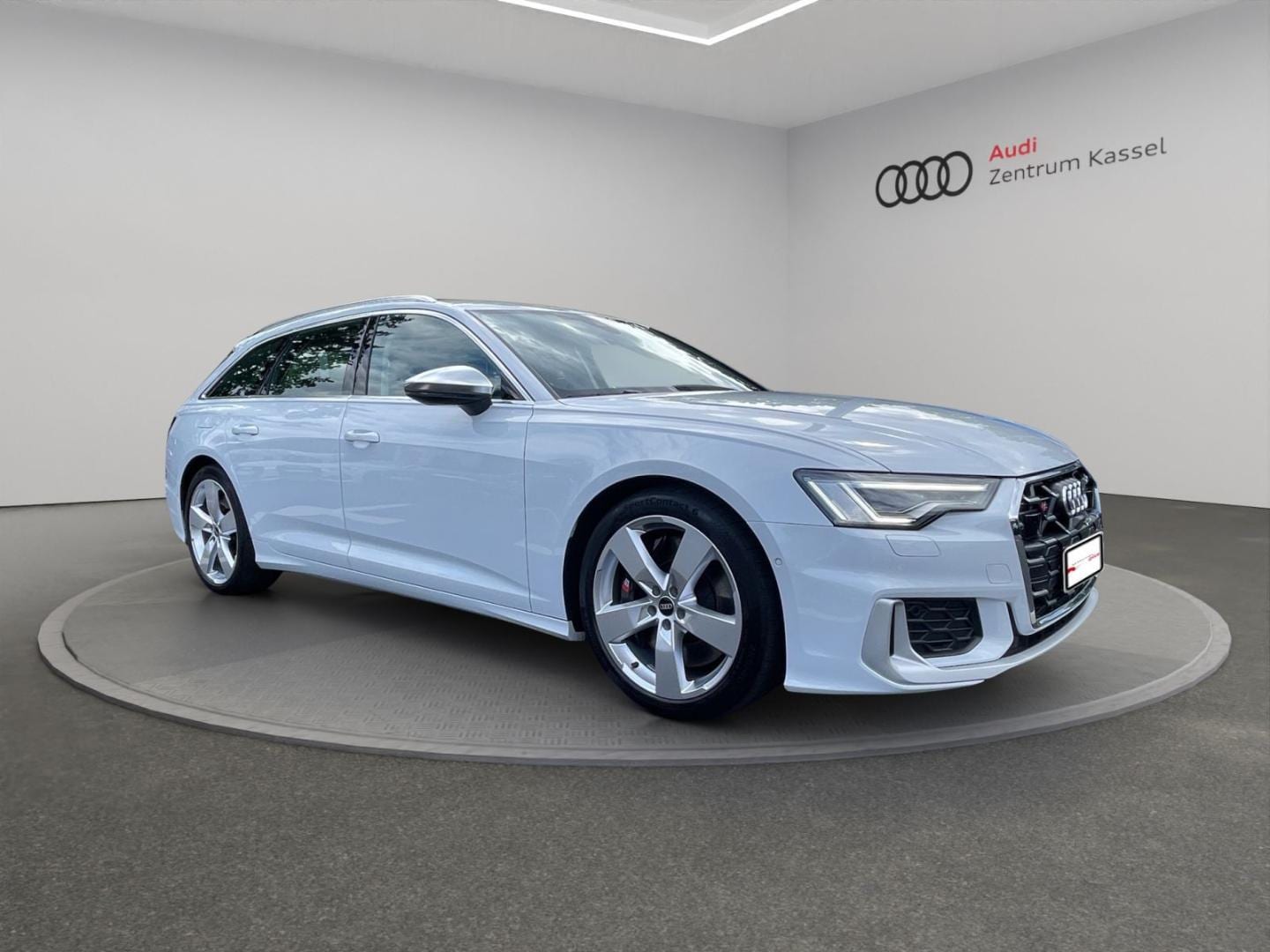 Bild über Audi S6 Avant TDI quattro tiptronic - für weitere Informationen kontaktieren Sie den Audi Partner