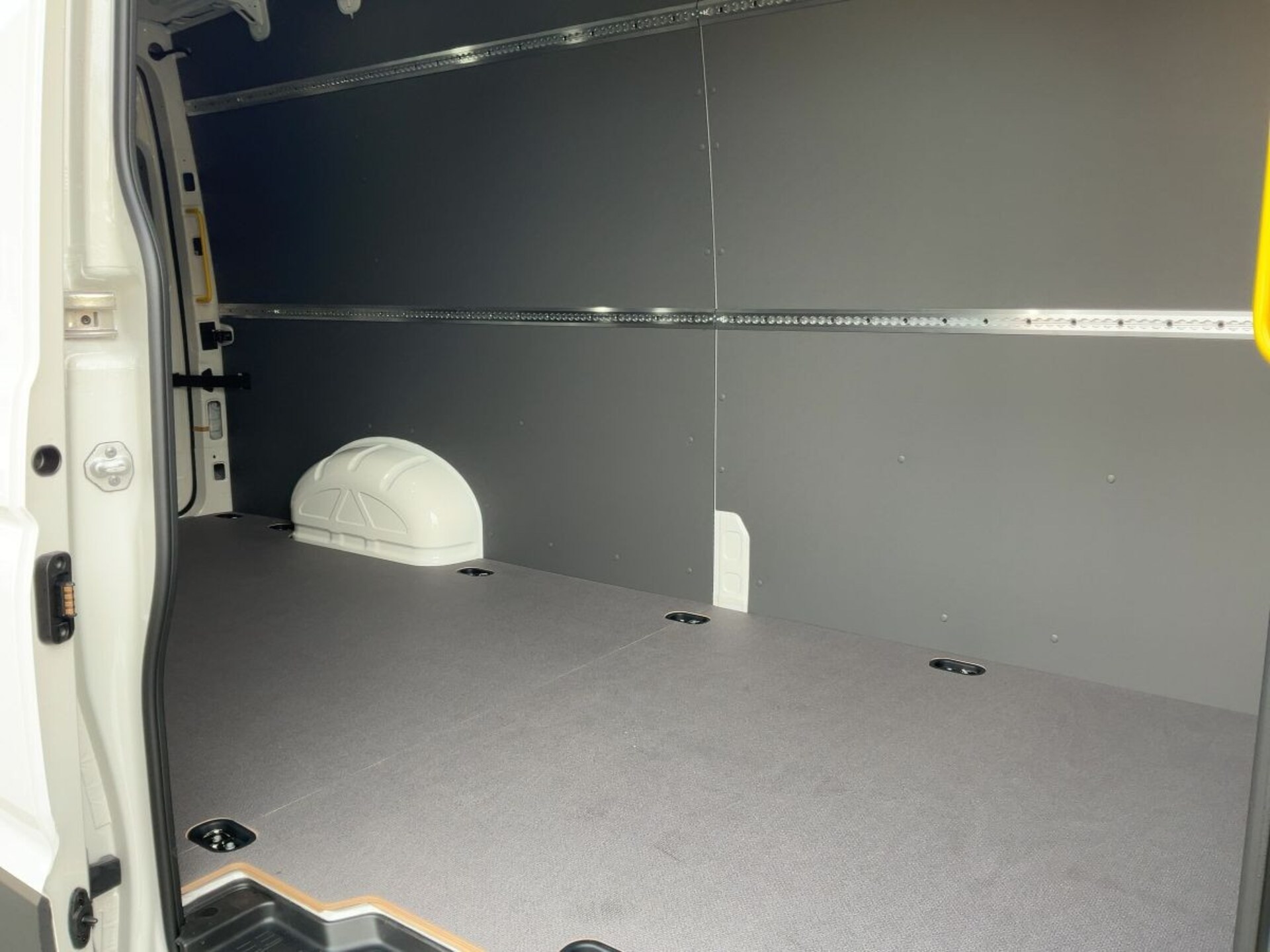 Volkswagen Crafter Kasten langer Radstand