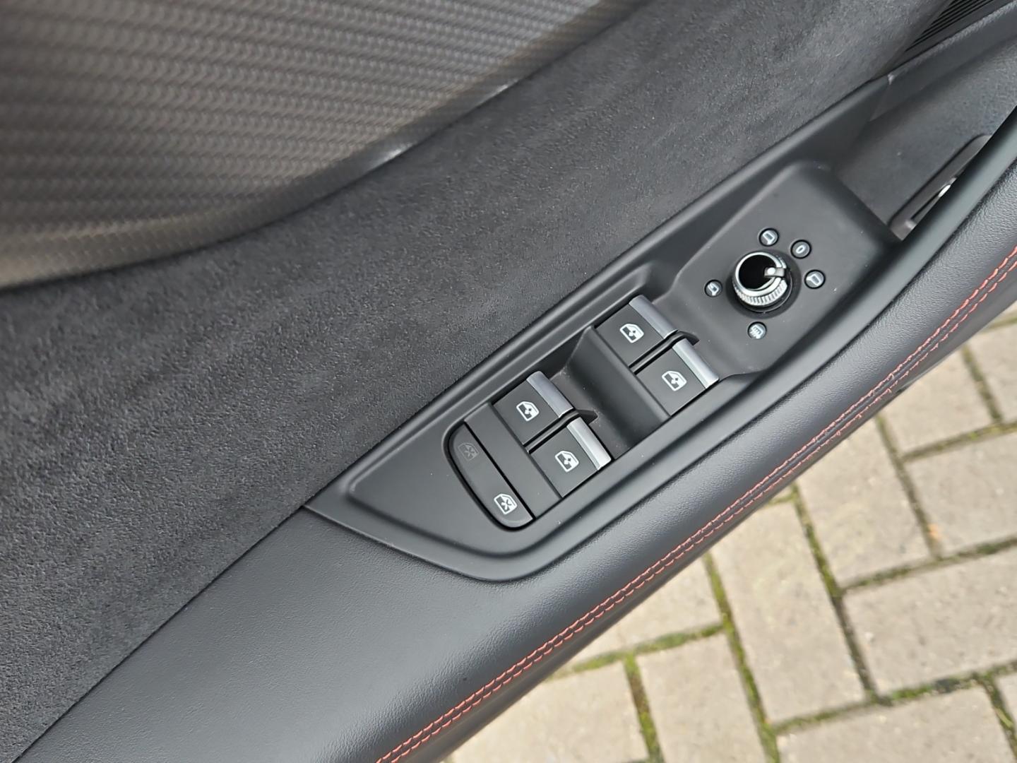 Image about Audi RS 4 Avant TFSI quattro tiptronic