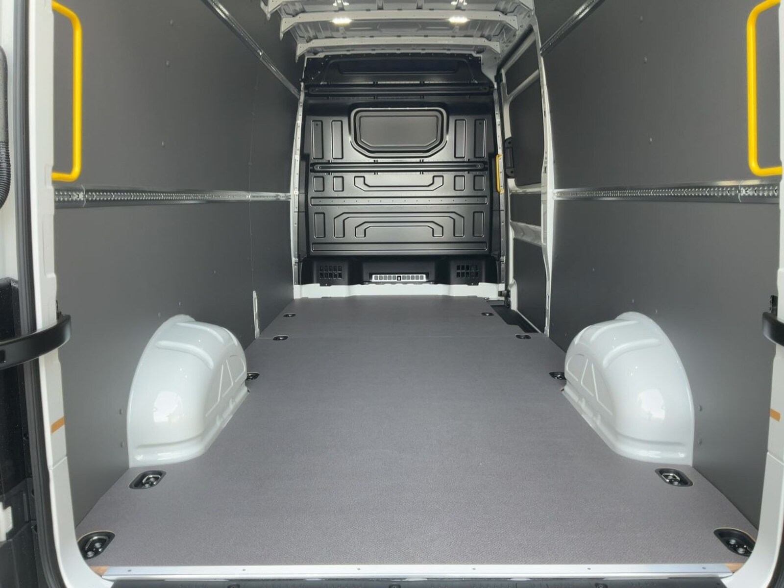 Volkswagen Crafter Kasten langer Radstand – Bild 14