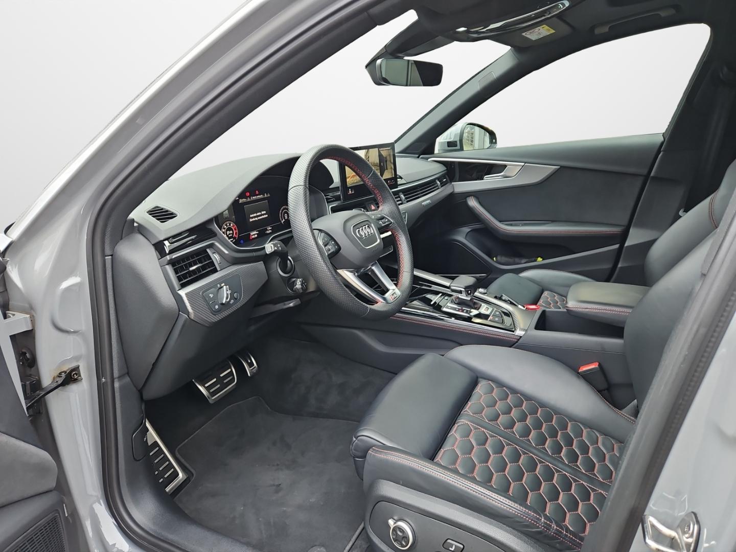 Image about Audi RS 4 Avant TFSI quattro tiptronic