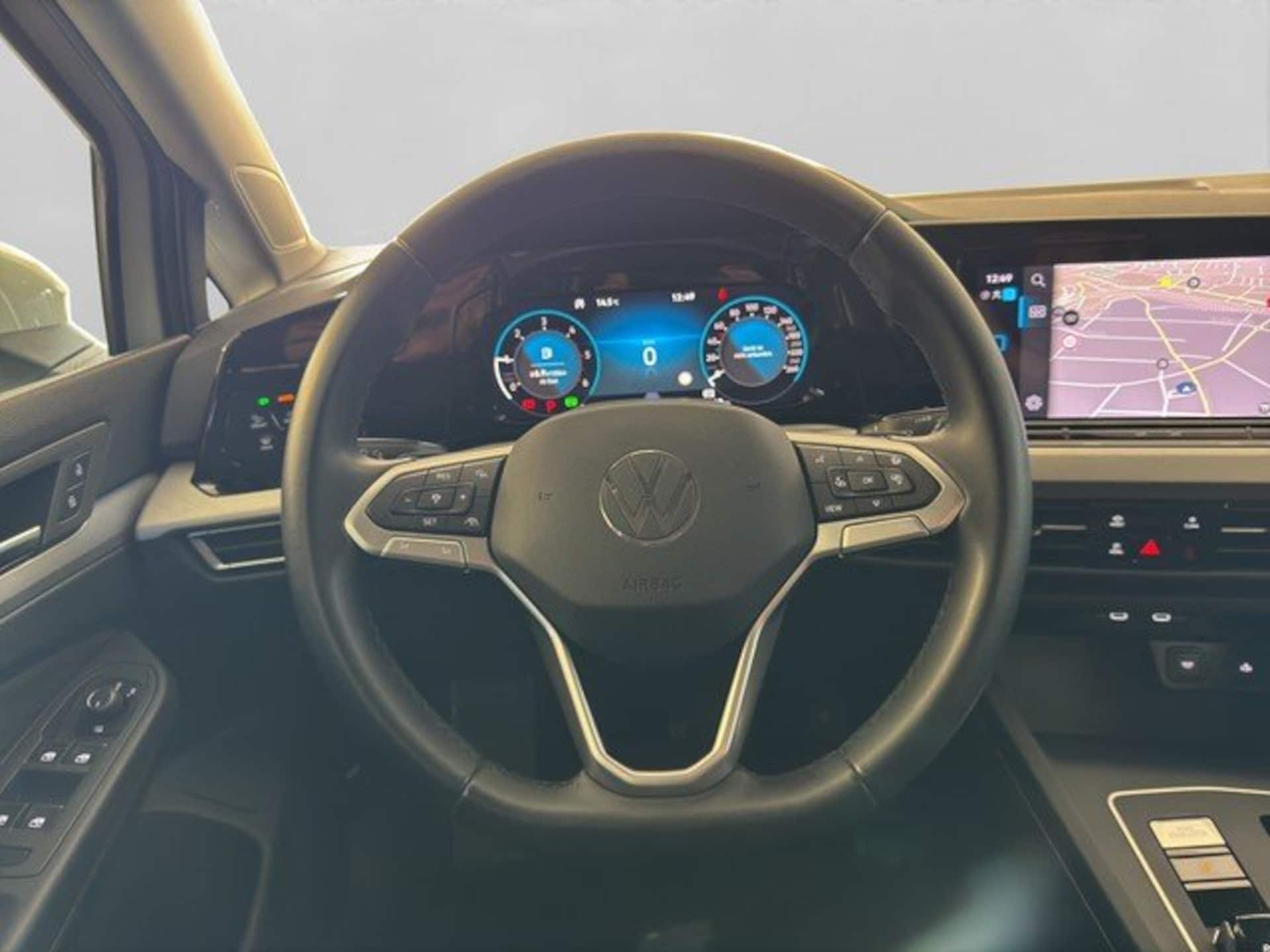 Volkswagen Golf Life