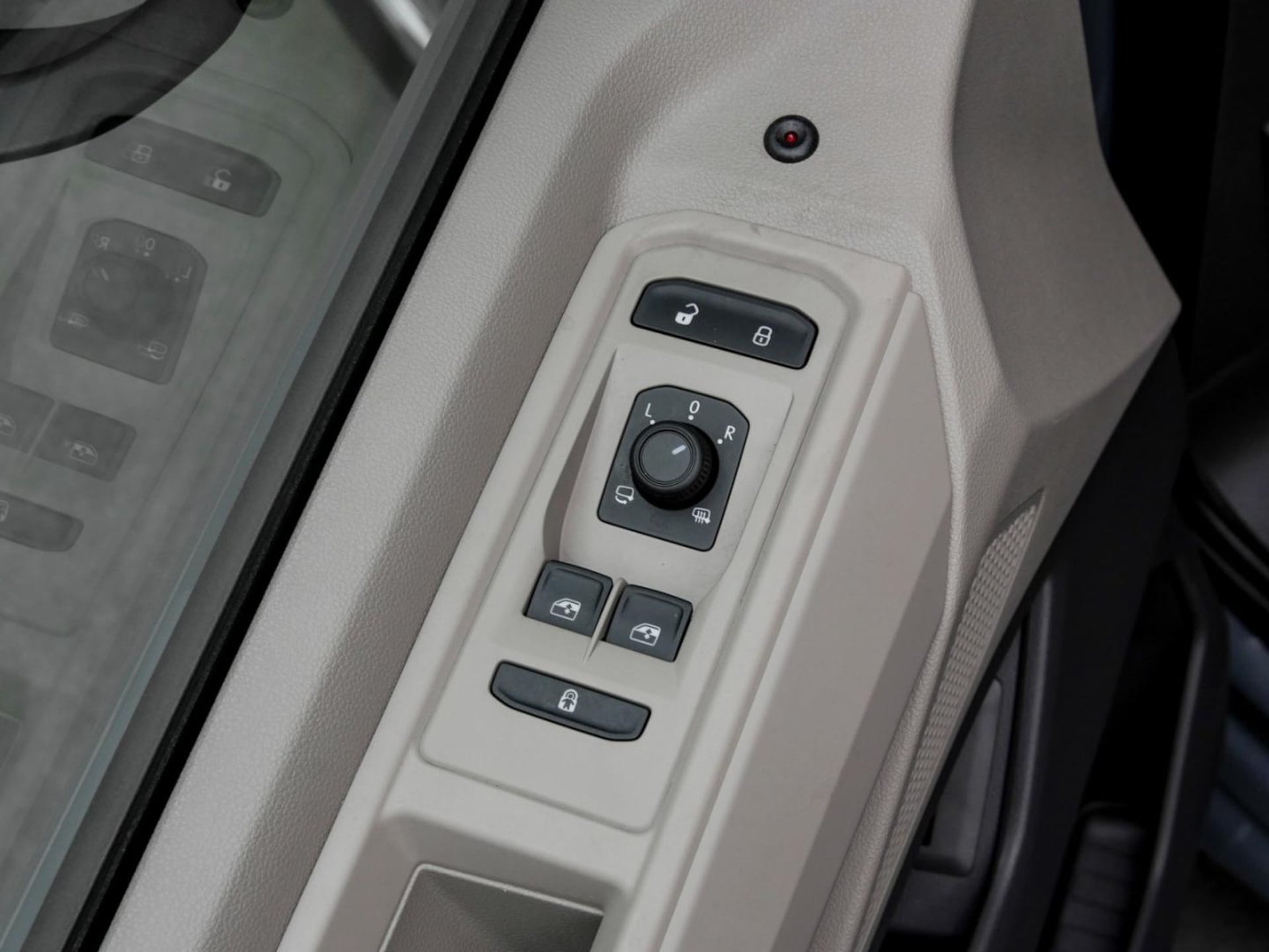 Volkswagen Multivan Basis-Modell