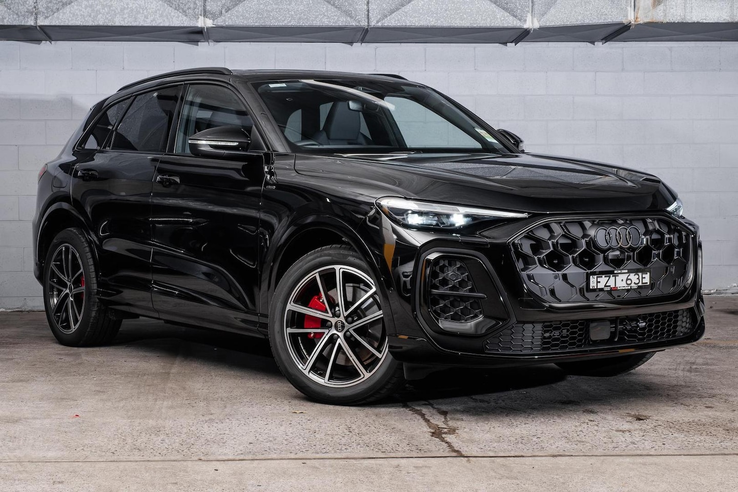 Image about Audi Q5 SUV e-hybrid quattro S tronic