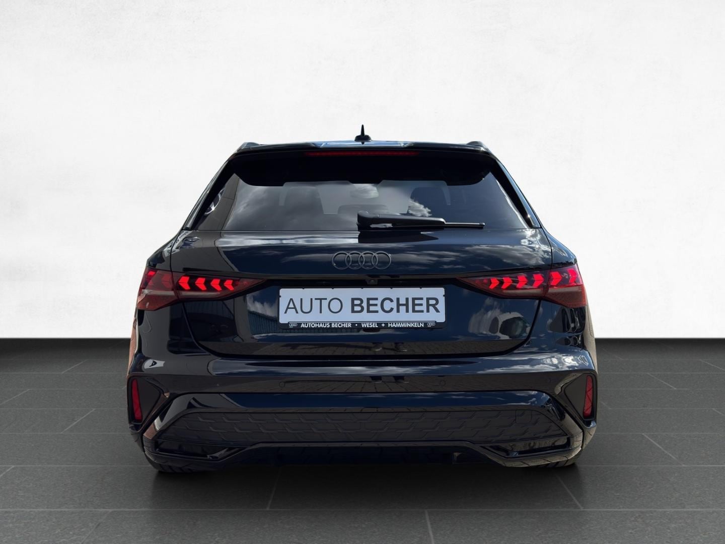 Bild über Audi A3 Sportback S line 35 TFSI S tronic - für weitere Informationen kontaktieren Sie den Audi Partner