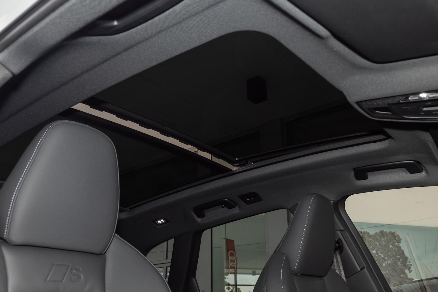 Image about Audi Q5 SUV e-hybrid quattro S tronic