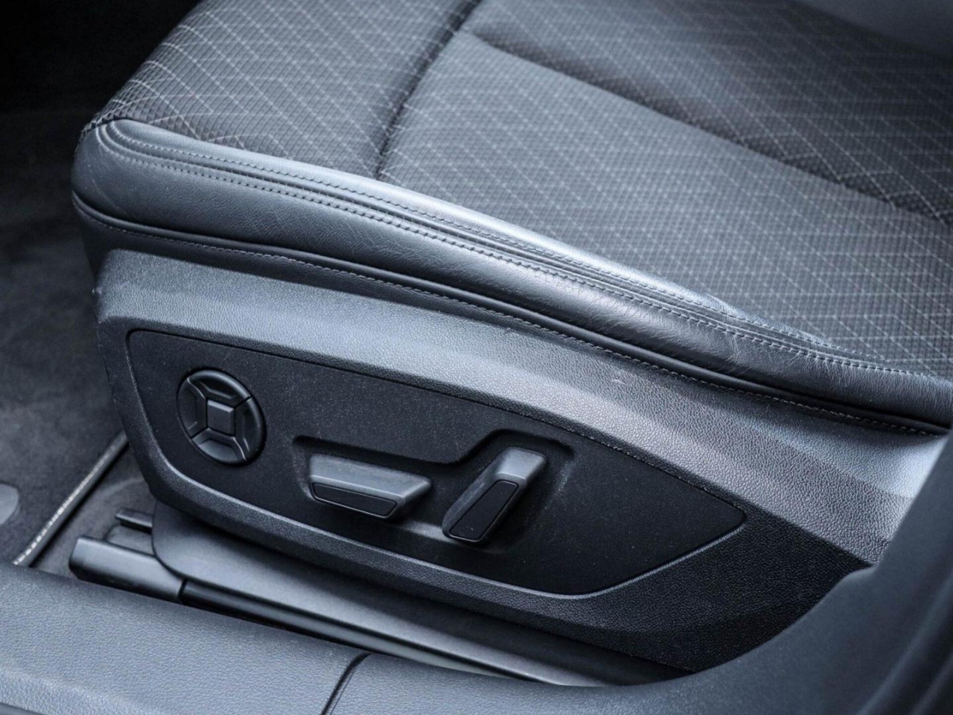 Audi A6 Avant TFSI e Design