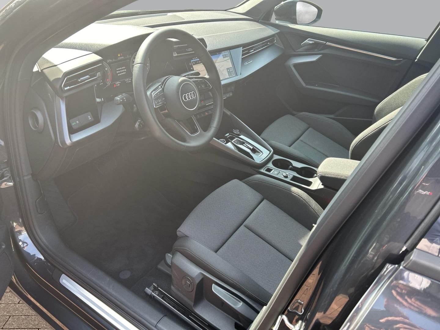 Bild über Audi A3 Sportback 30 TFSI S tronic - für weitere Informationen kontaktieren Sie den Audi Partner