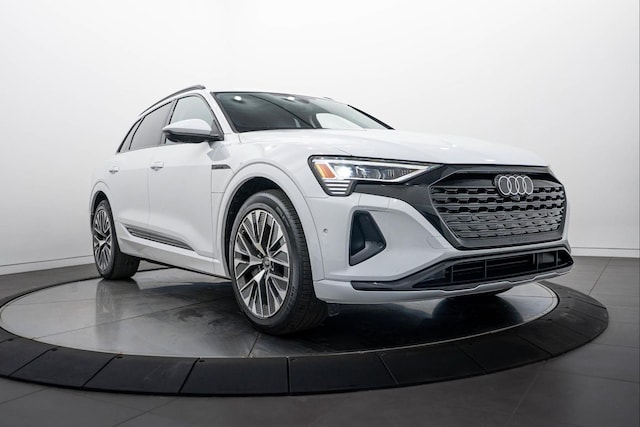 2024 Audi Q8 e-tron