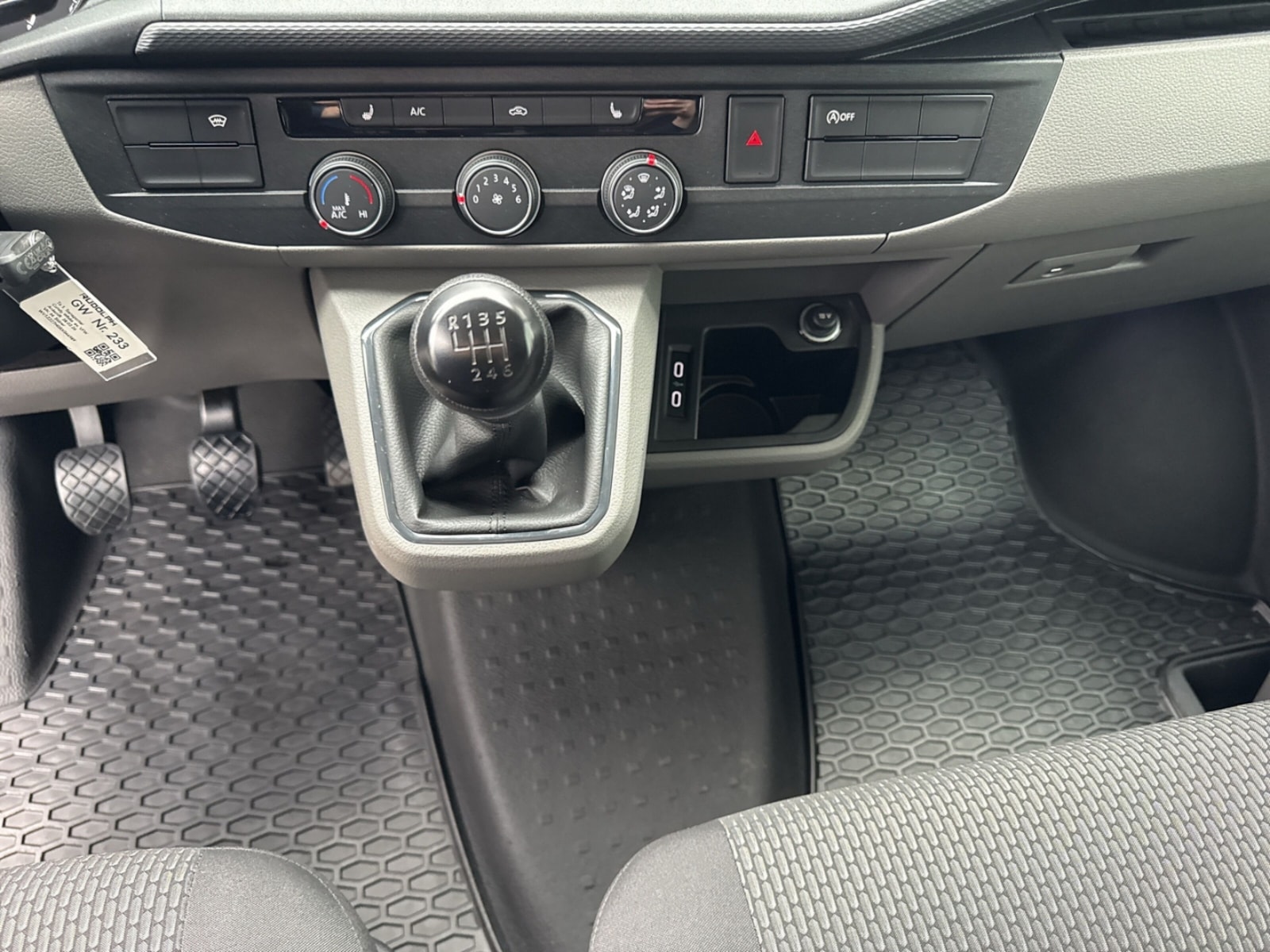 Volkswagen T6.1 Transporter Kasten kurzer Radstand – Bild 15