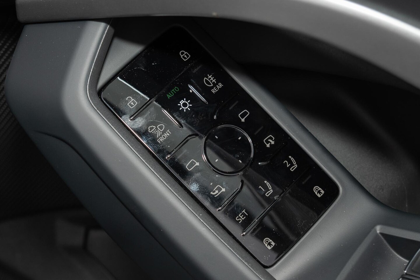Image about Audi Q5 SUV e-hybrid quattro S tronic