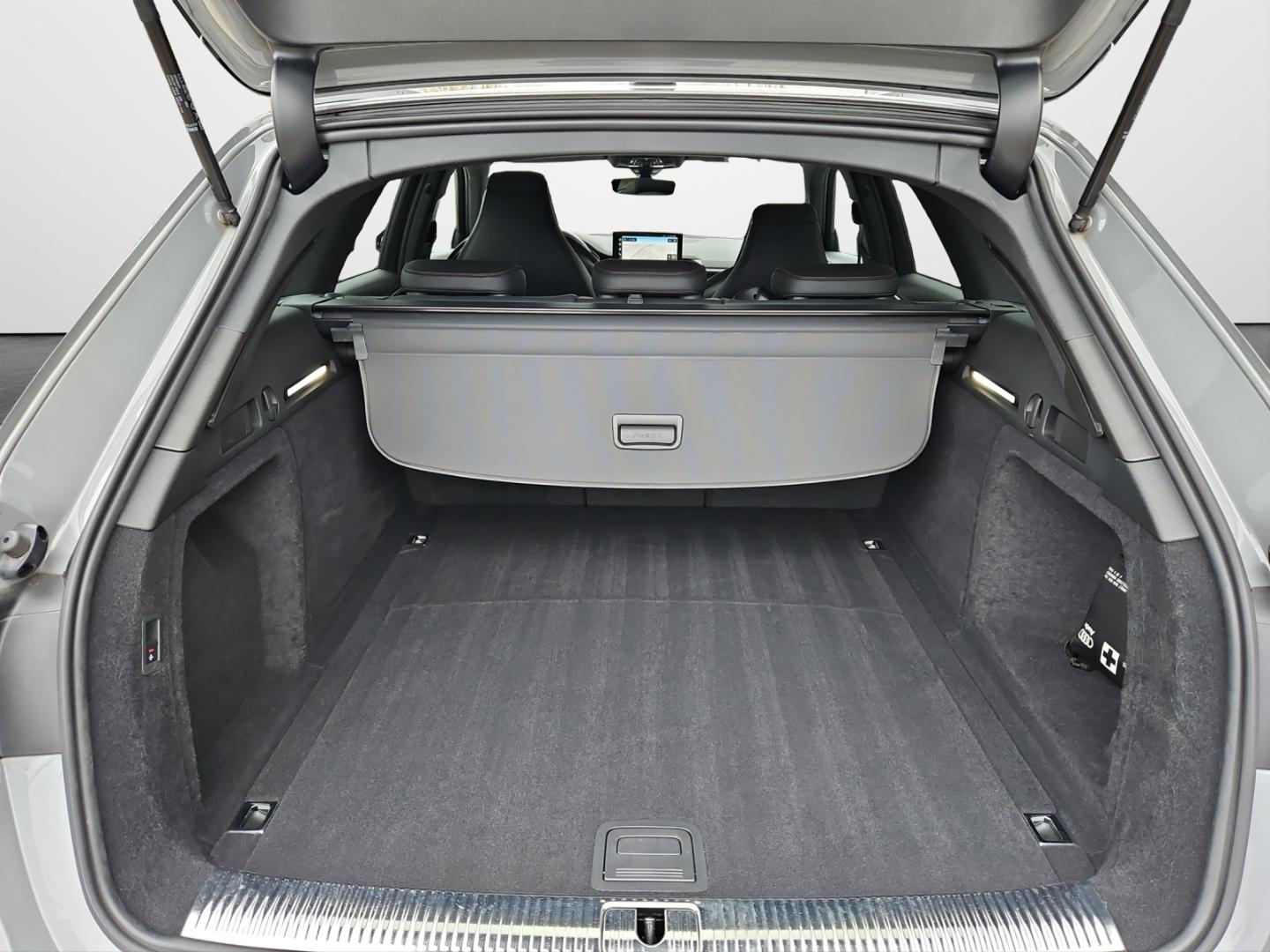 Image about Audi RS 4 Avant TFSI quattro tiptronic
