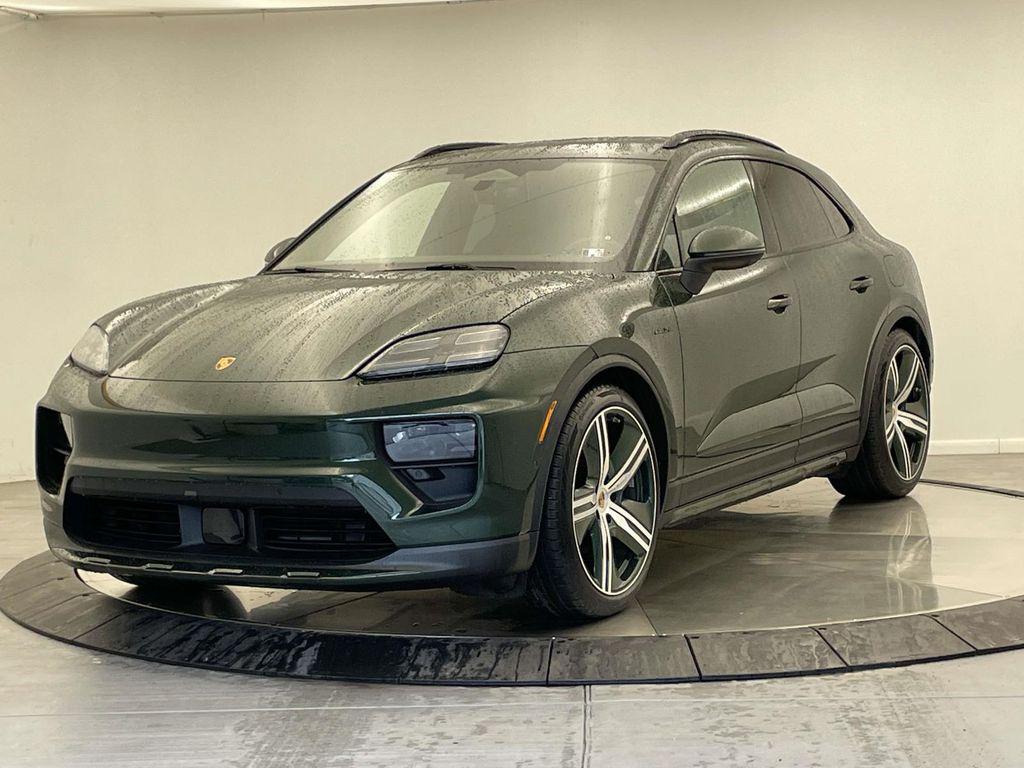 2025 Porsche Macan Macan 4 Electric's photo