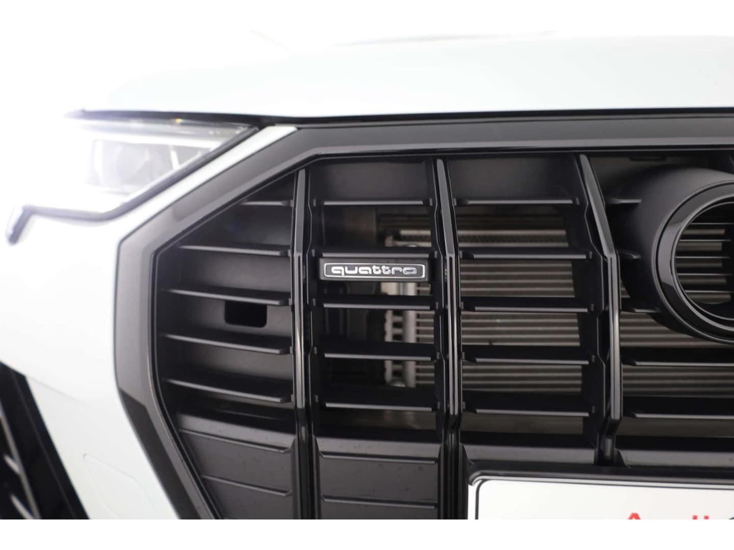 Bild über Audi Q3 TFSI quattro 180 kW S tronic - für weitere Informationen kontaktieren Sie den Audi Partner