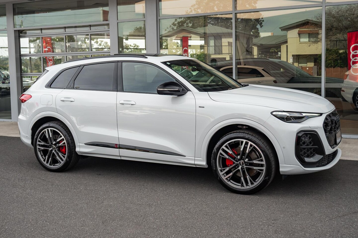 Image about Audi Q5 SUV e-hybrid quattro S tronic