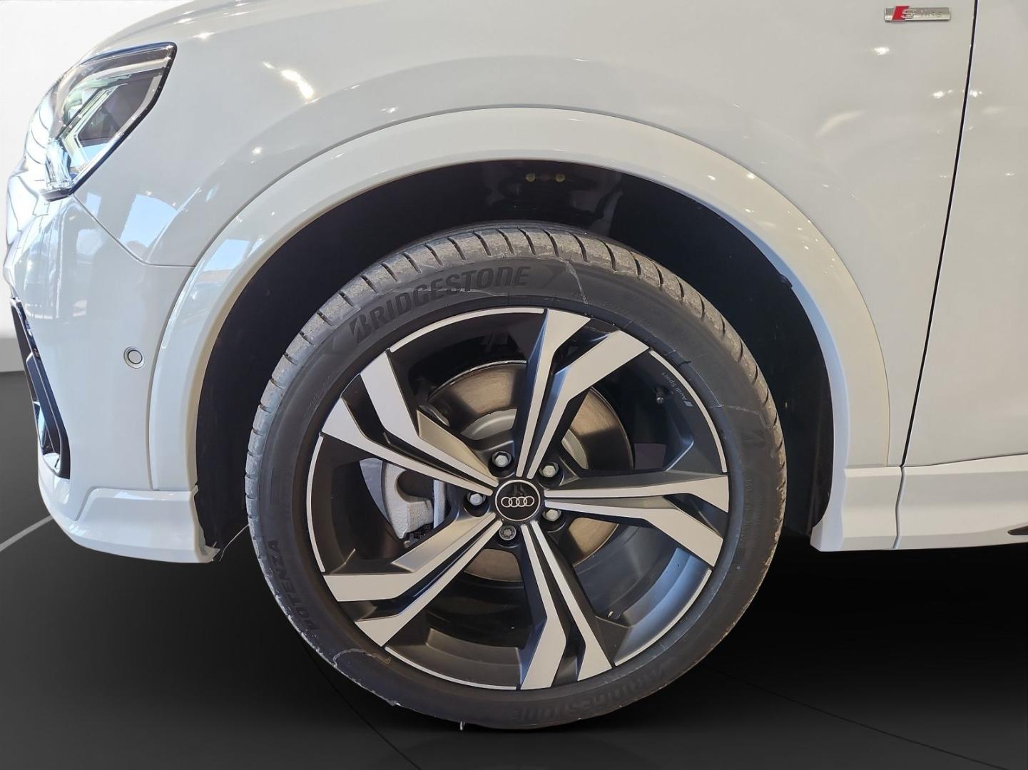 Image about Audi Q3 S line 40 TFSI quattro S tronic