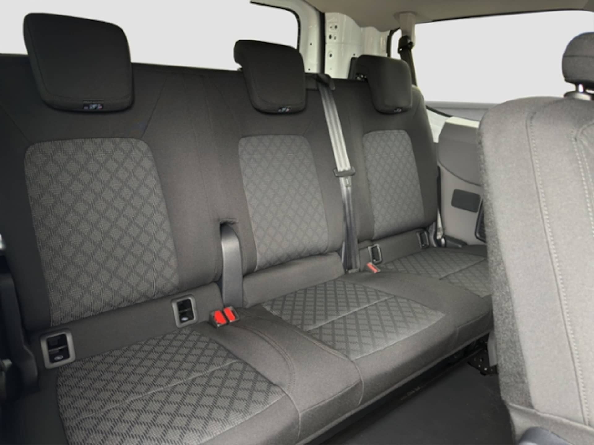 Volkswagen Transporter Kombi kurzer Radstand