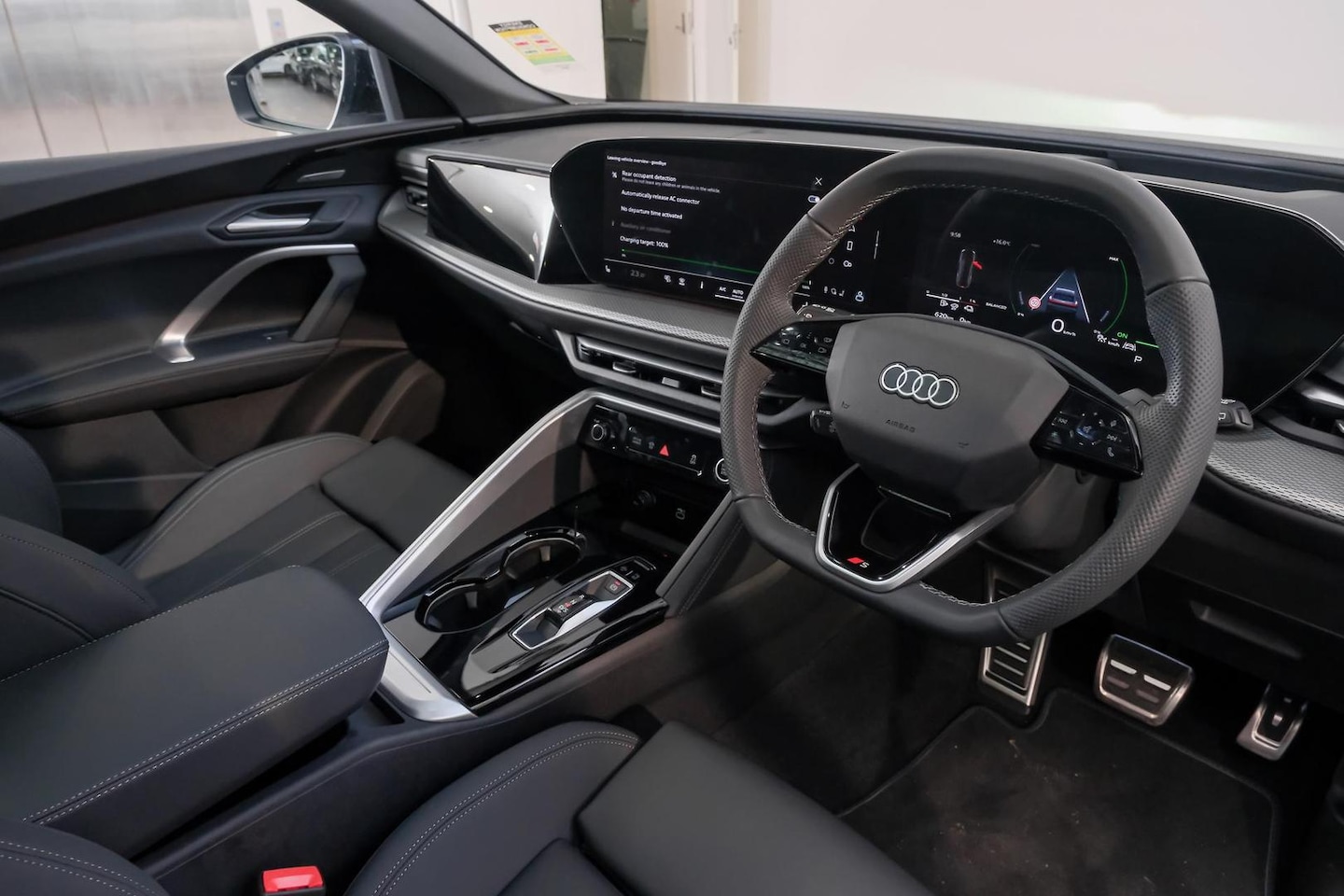 Image about Audi Q5 SUV e-hybrid quattro S tronic