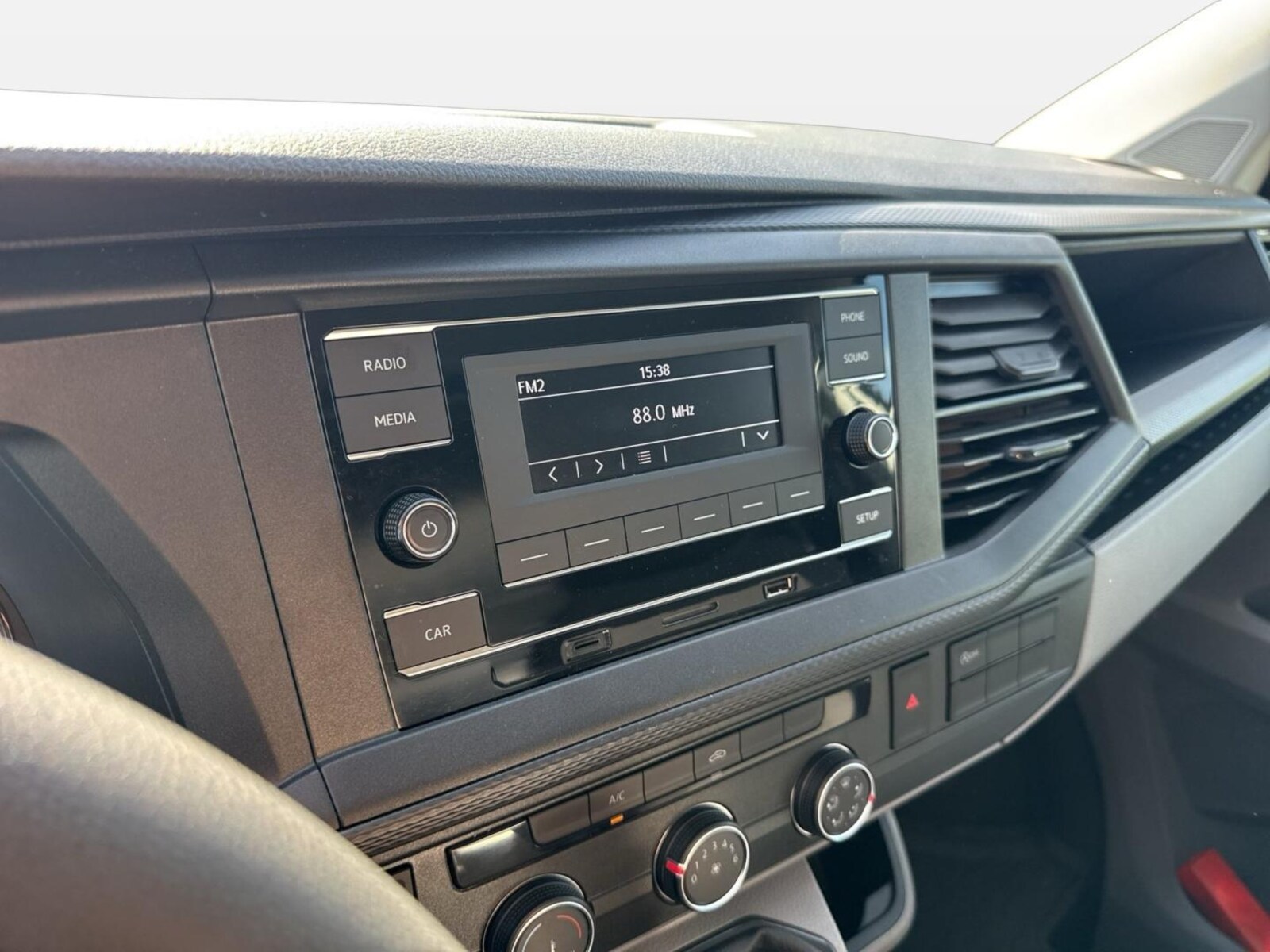 Volkswagen T6.1 Transporter Kasten langer Radstand – Bild 15