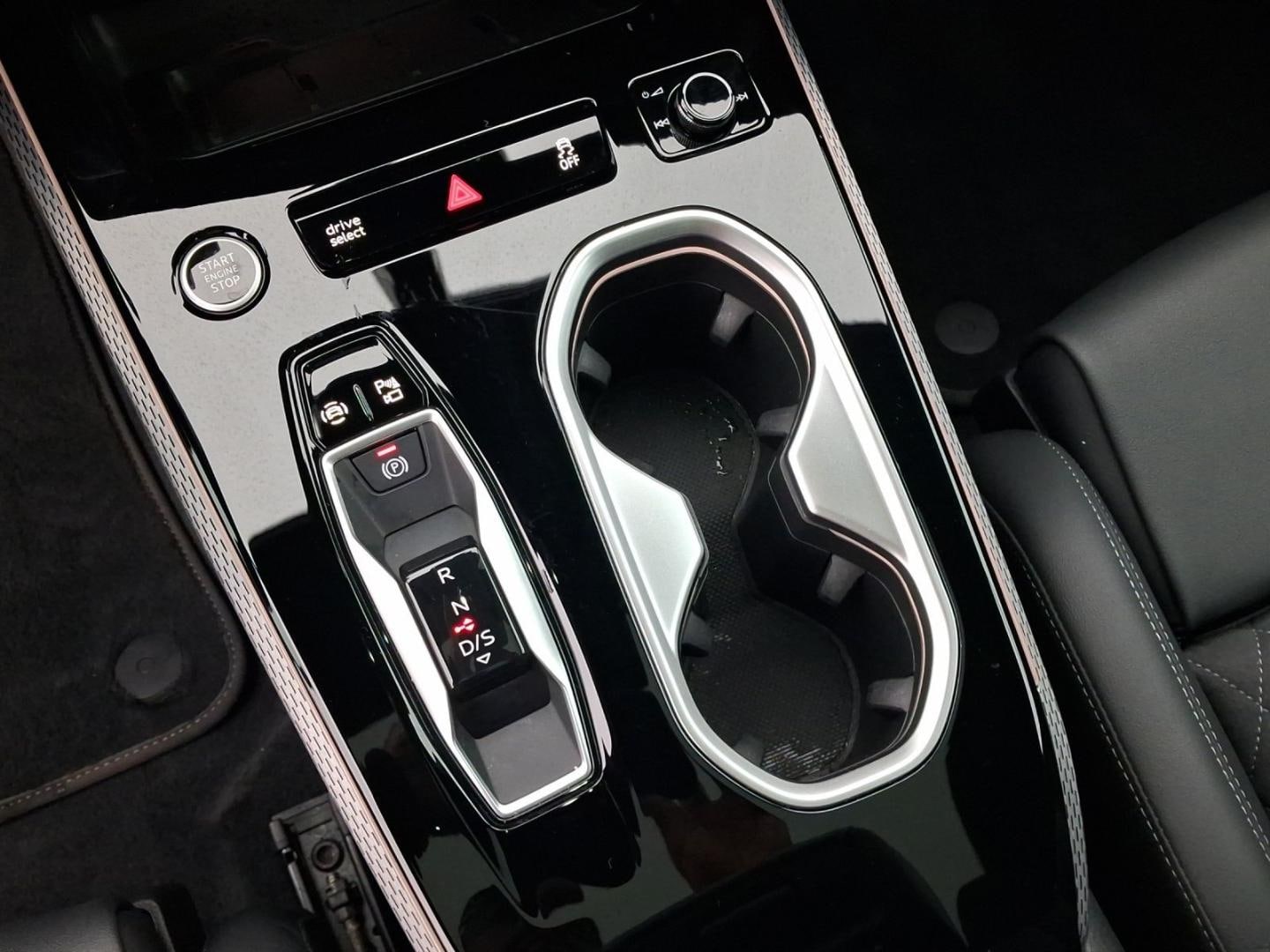 Bild über Audi A6 Avant TFSI quattro 270 kW S tronic - für weitere Informationen kontaktieren Sie den Audi Partner