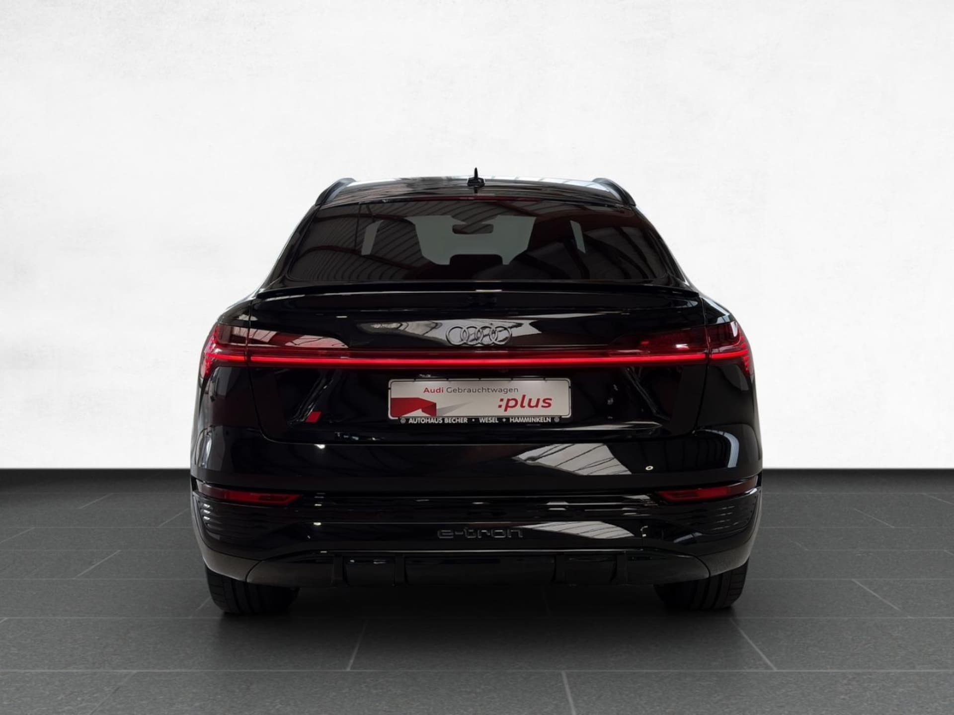 Audi Q8 Sportback e-tron S line