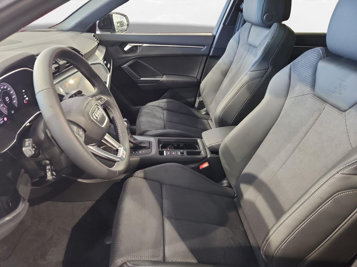 Image about Audi Q3 S line 40 TFSI quattro S tronic