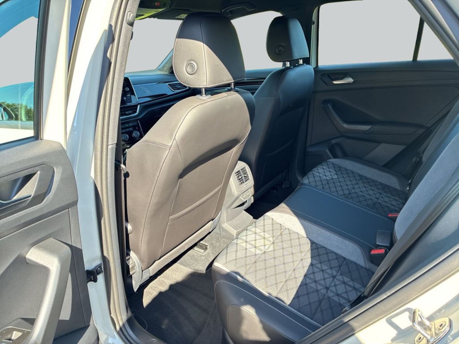 Volkswagen T-Roc – Bild 13