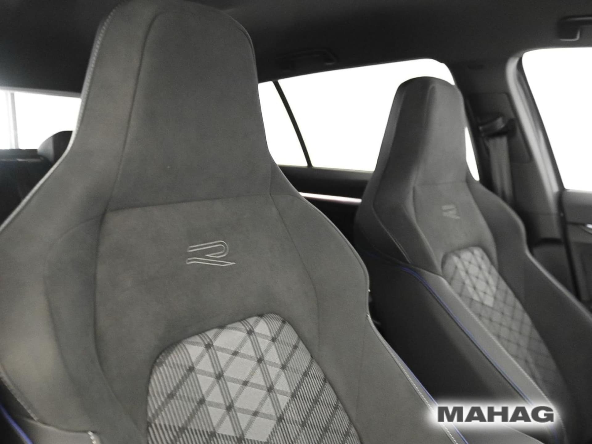 Volkswagen Golf Variant R-Line