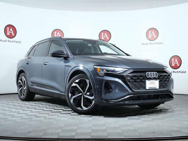 Photo of 2024 Audi Q8 e-tron