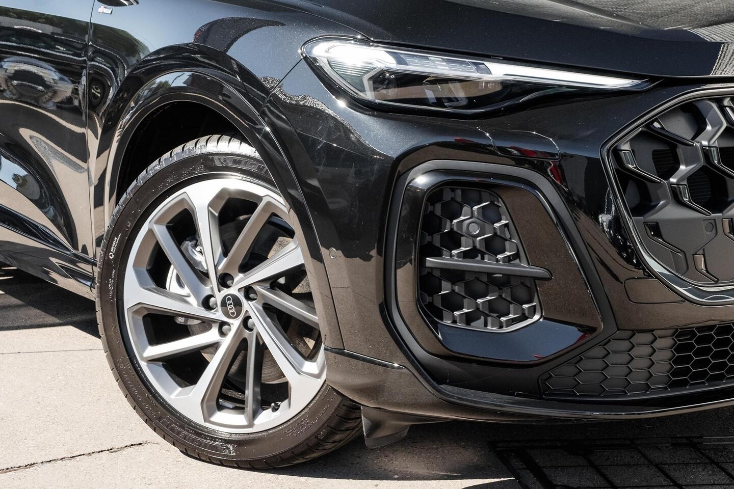 Image about Audi Q5 SUV TDI quattro 150 kW sport