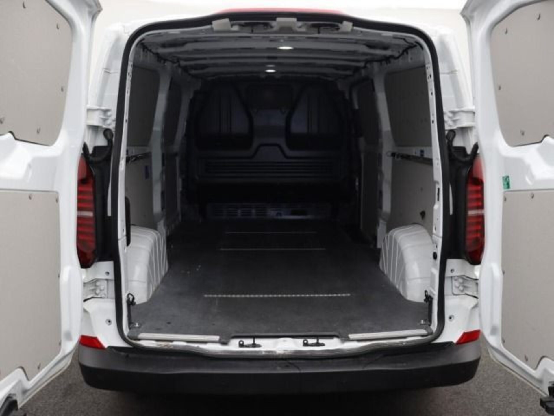 Volkswagen Transporter Kasten langer Radstand