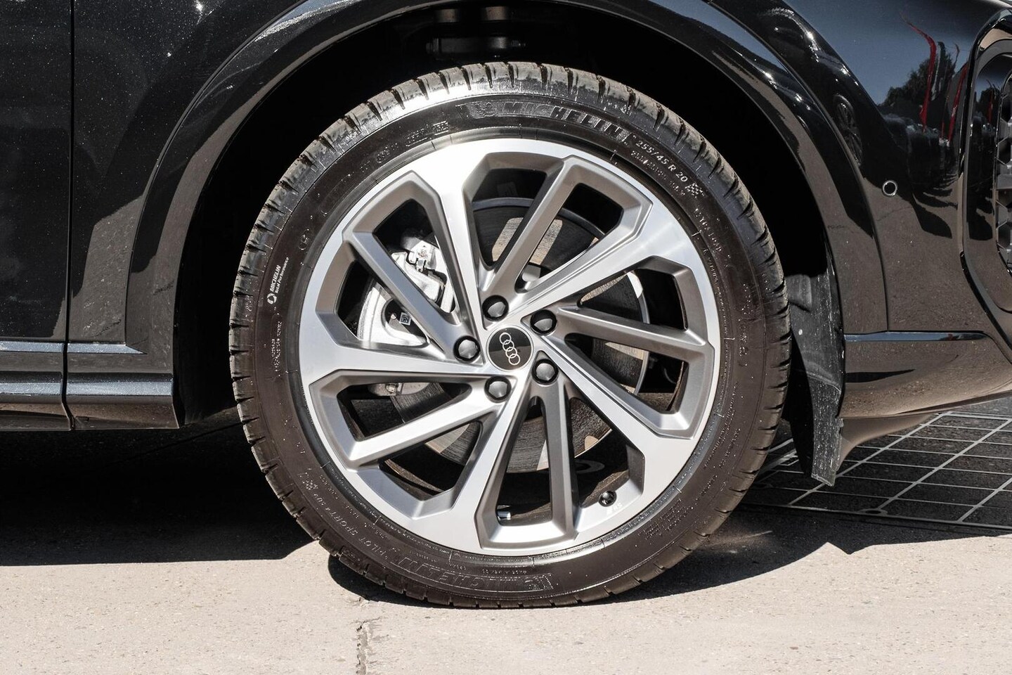 Image about Audi Q5 SUV TDI quattro 150 kW sport