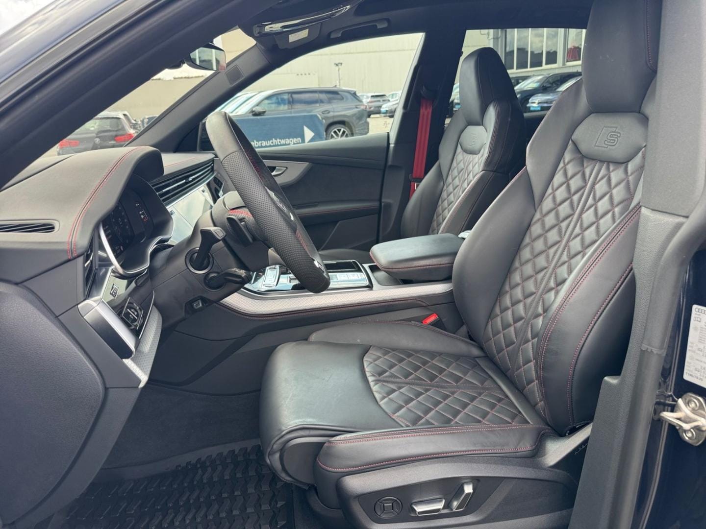 Bild über Audi Q8 SUV 50 TDI quattro tiptronic - für weitere Informationen kontaktieren Sie den Audi Partner