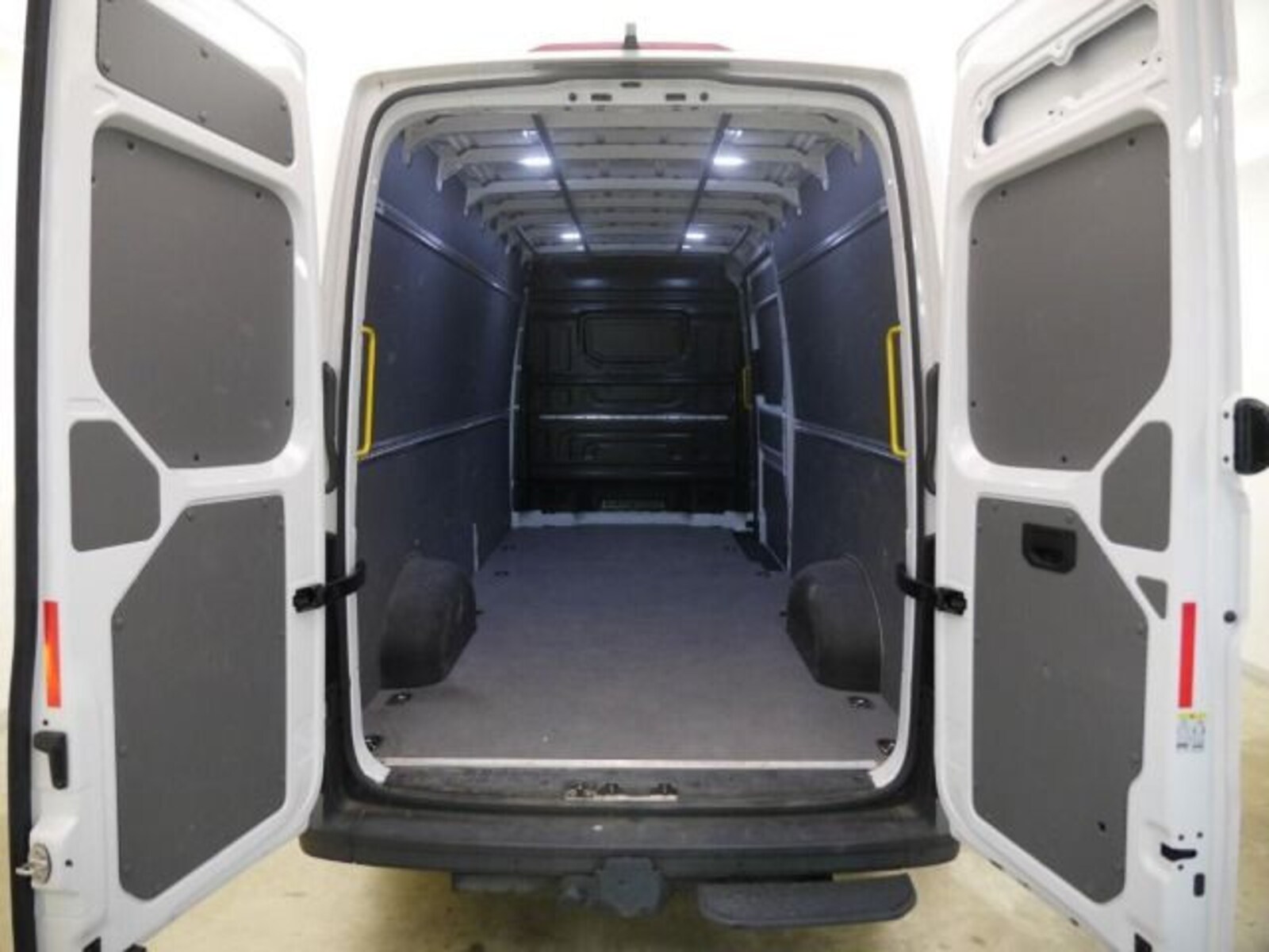 Volkswagen Crafter Kasten langer Radstand – Bild 5