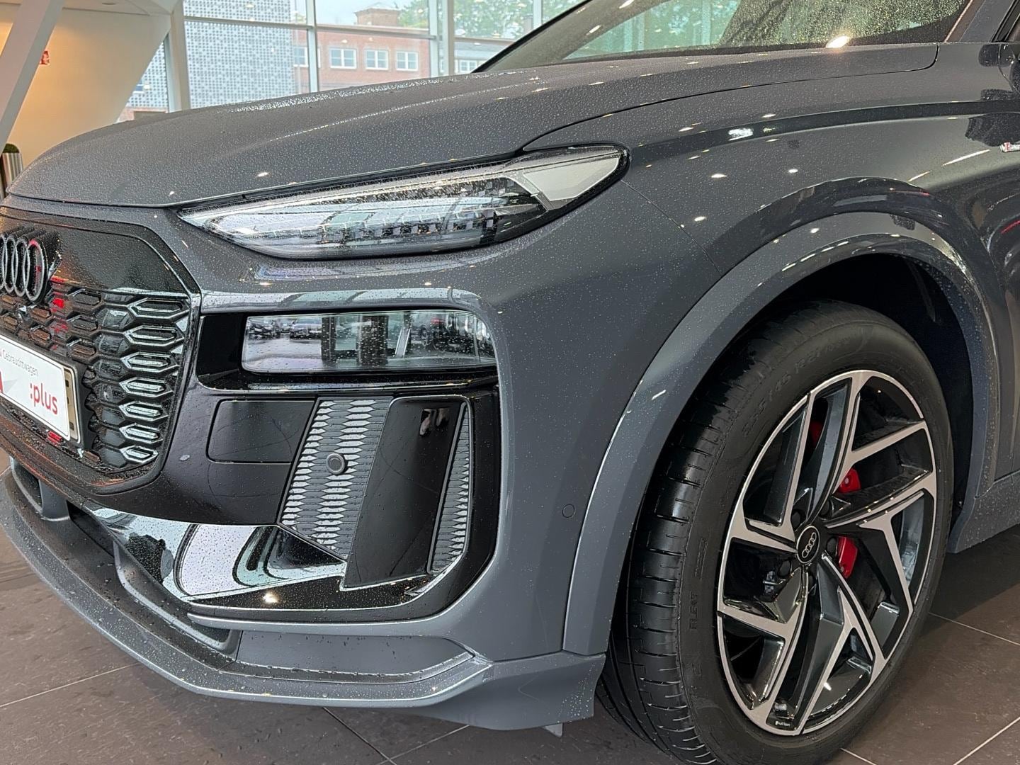 Bild über Audi Q6 SUV e-tron S line business e-tron quattro 315 kW - für weitere Informationen kontaktieren Sie den Audi Partner
