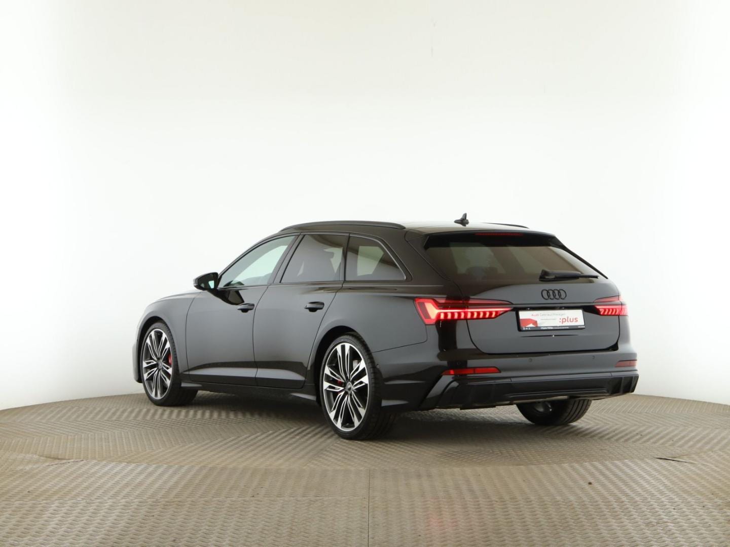 Bild über Audi S6 Avant TDI quattro tiptronic - für weitere Informationen kontaktieren Sie den Audi Partner