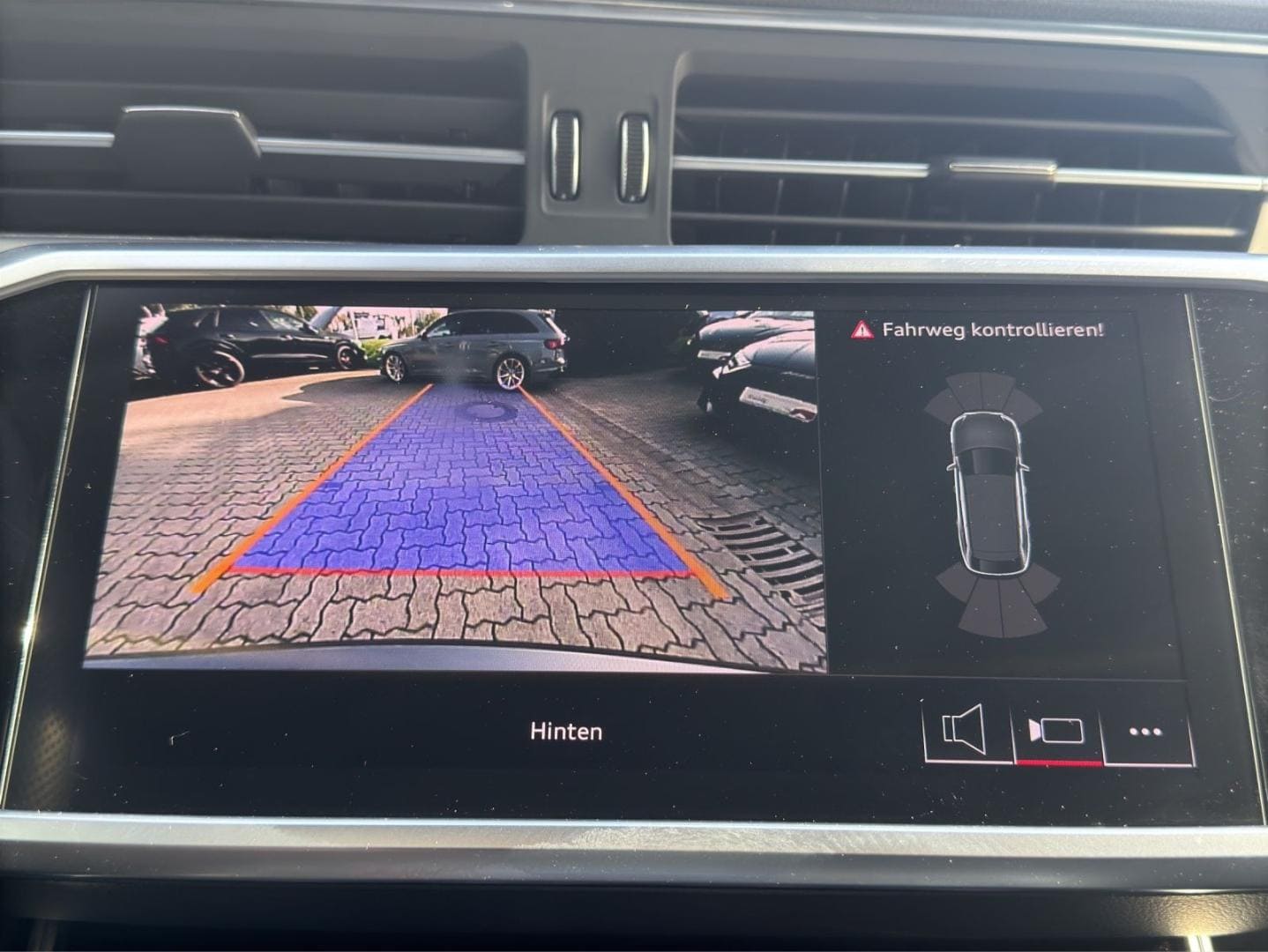 Bild über Audi S6 Avant S6 Avant TDI 253(344) kW(PS) tiptronic - für weitere Informationen kontaktieren Sie den Audi Partner
