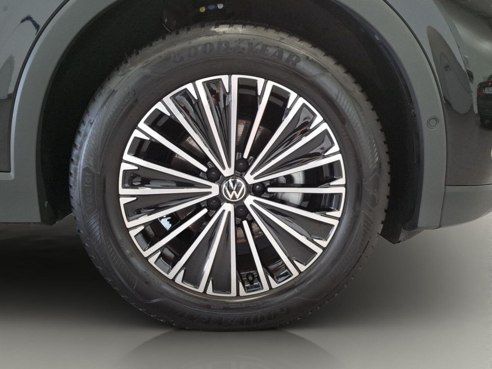Volkswagen Tiguan – Bild 21
